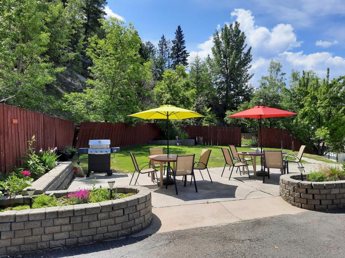 Alpen Motel Radium Hot Springs Bagian luar foto
