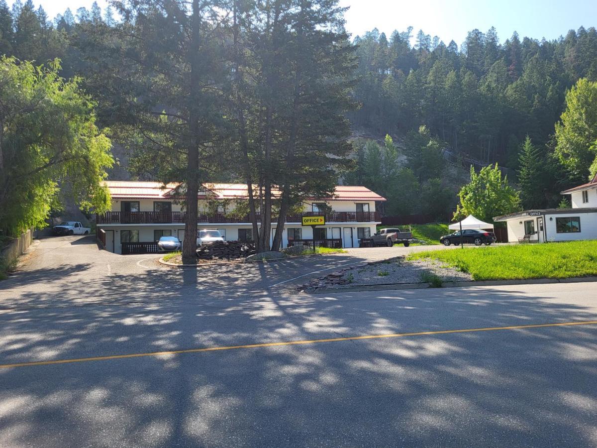 Alpen Motel Radium Hot Springs Bagian luar foto