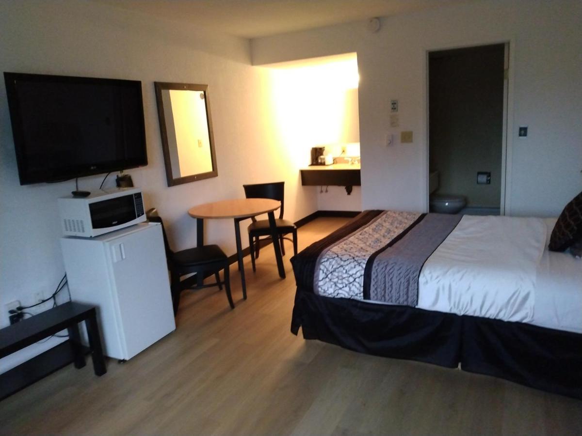 Alpen Motel Radium Hot Springs Bagian luar foto