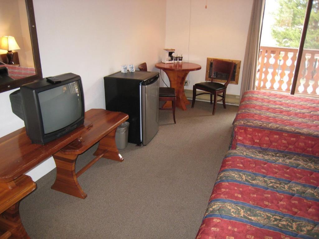Alpen Motel Radium Hot Springs Ruang foto