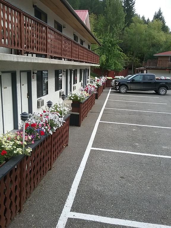 Alpen Motel Radium Hot Springs Bagian luar foto